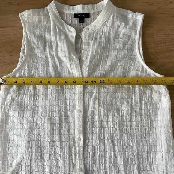 Nwt Alfani White Sleeveless Button Down Blouse Lightweight Linen Like Top - Picture 6 of 10